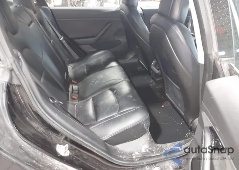 2018 Tesla Model 3 Long Range/Performance z USA, uszkodzony, nr VIN 5YJ3E1EB4JF110048